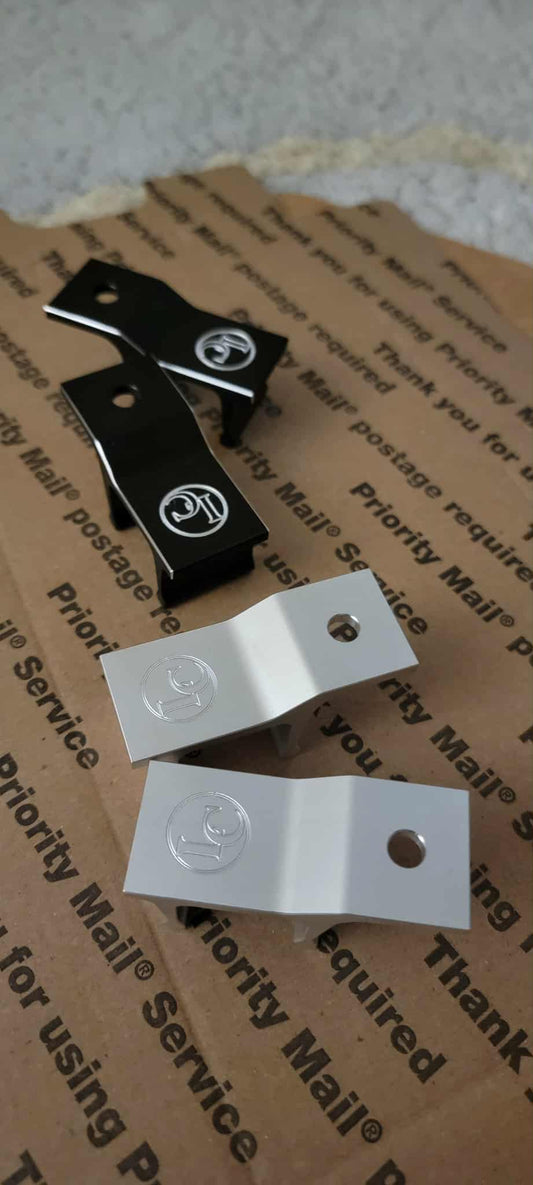 E39 Upper Radiator Bracket